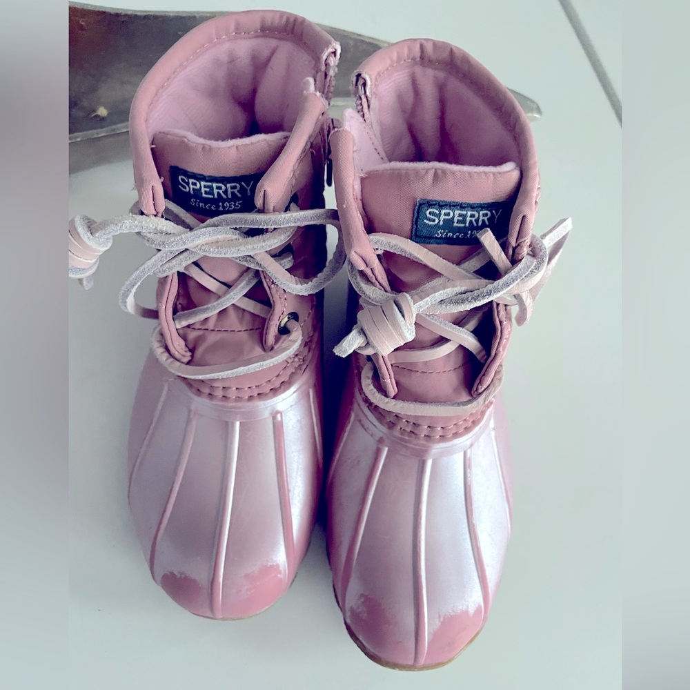 Sperry pink boots